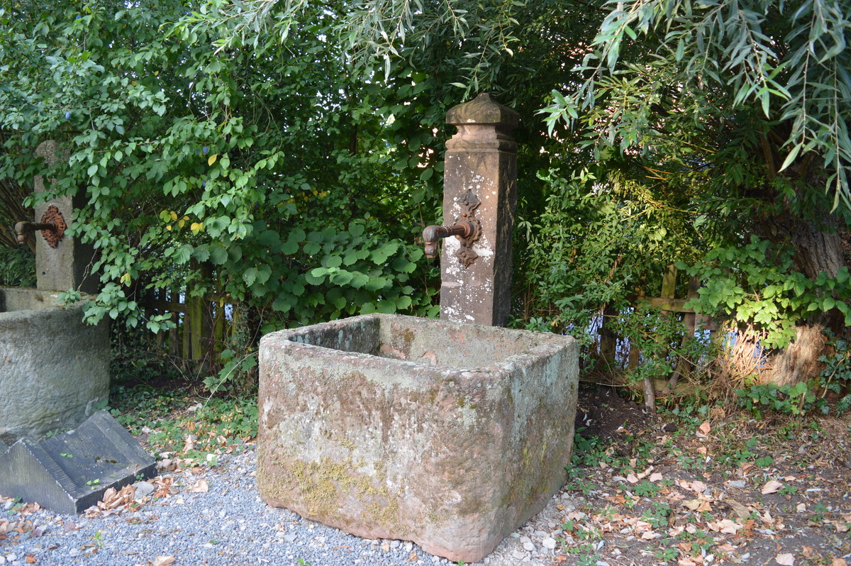 Steinbecken Garten